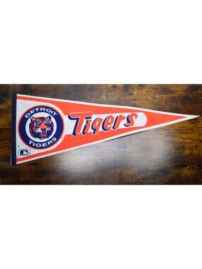 Vintage MLB Detroit Tigers pennant baseball collectible 30 inches